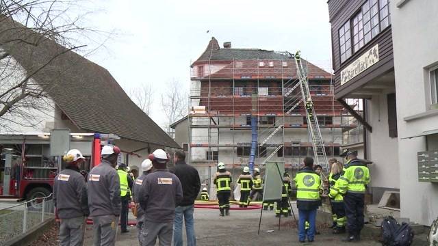 Denkmal in Flammen - in Seon brennt die alte Mühle