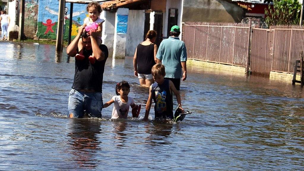 Tausende Menschen in Paraguay obdachlos - FM1Today