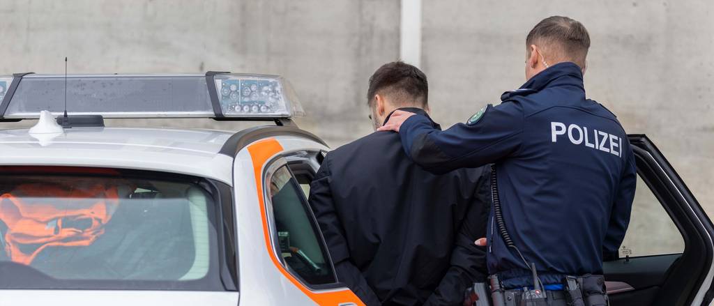 Dank Augenzeugin: Kantonspolizei St.Gallen nimmt Bankräuber fest