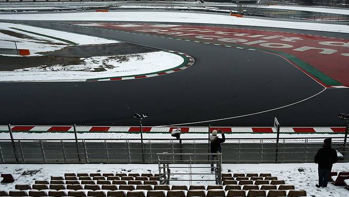 Schnee verhindert Formel-1-Testfahrten