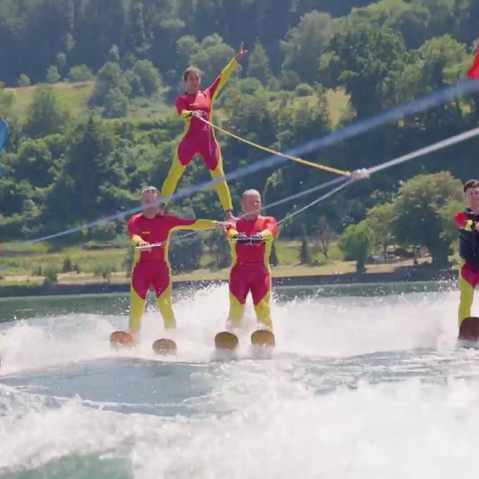 Wasser, Ski und Akrobatik vereint – Nico schickt Marco an den Bodensee