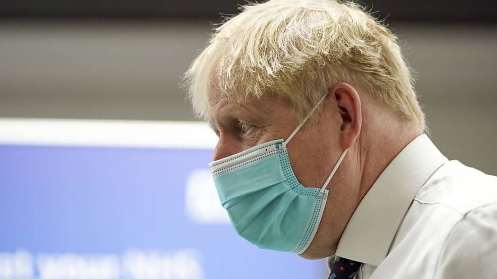 Boris Johnson, Premierminister von Großbritannien,zeigt sich angesichts der hohen Zahl an Corona-Toten in seinem Land betrübt.