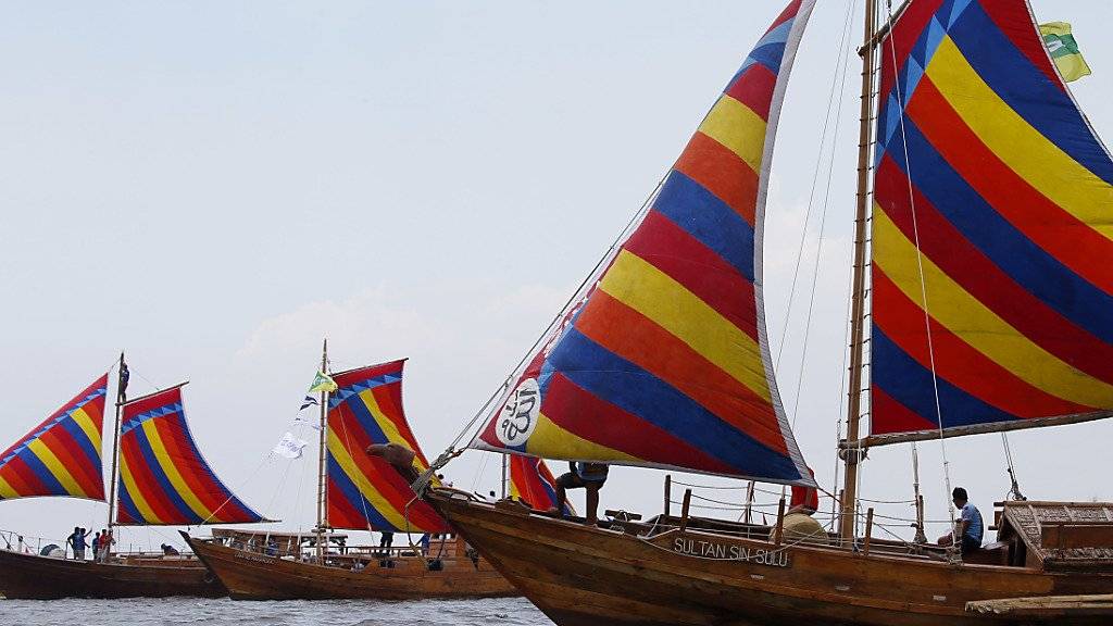 Drei Nachbauten der historischen «Balangay»-Holzboote haben sich von den Philippinen auf den Weg nach China gemacht.