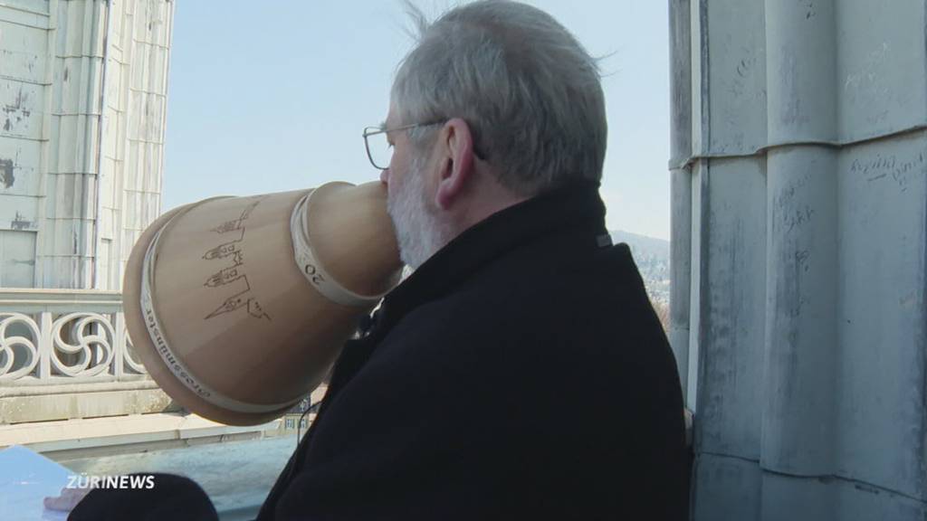 Letzter Zürcher Stadtsegen von Pfarrer Christoph Sigrist auf dem Grossmünster