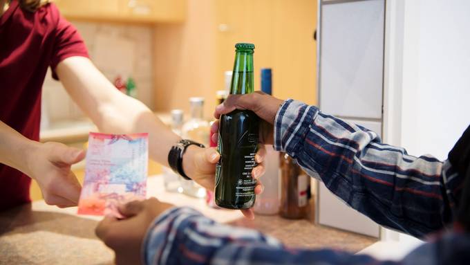 In sechs von 14 Betrieben: Jugendliche erhalten bei Testkäufen in Baden Alkohol