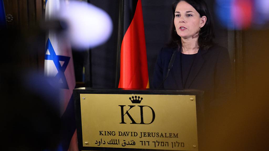 Bundesaußenministerin Baerbock ist zu ihrem fünften Besuch seit Beginn des Gaza-Krieges nach dem Terrorangriff der islamistischen Hamas Anfang Oktober 2023 in Israel. Foto: Bernd von Jutrczenka/dpa