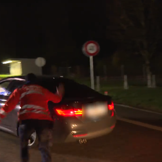 Vor laufender Kamera: BMW-Fahrer flüchtet bei Kontrolle vor Polizei