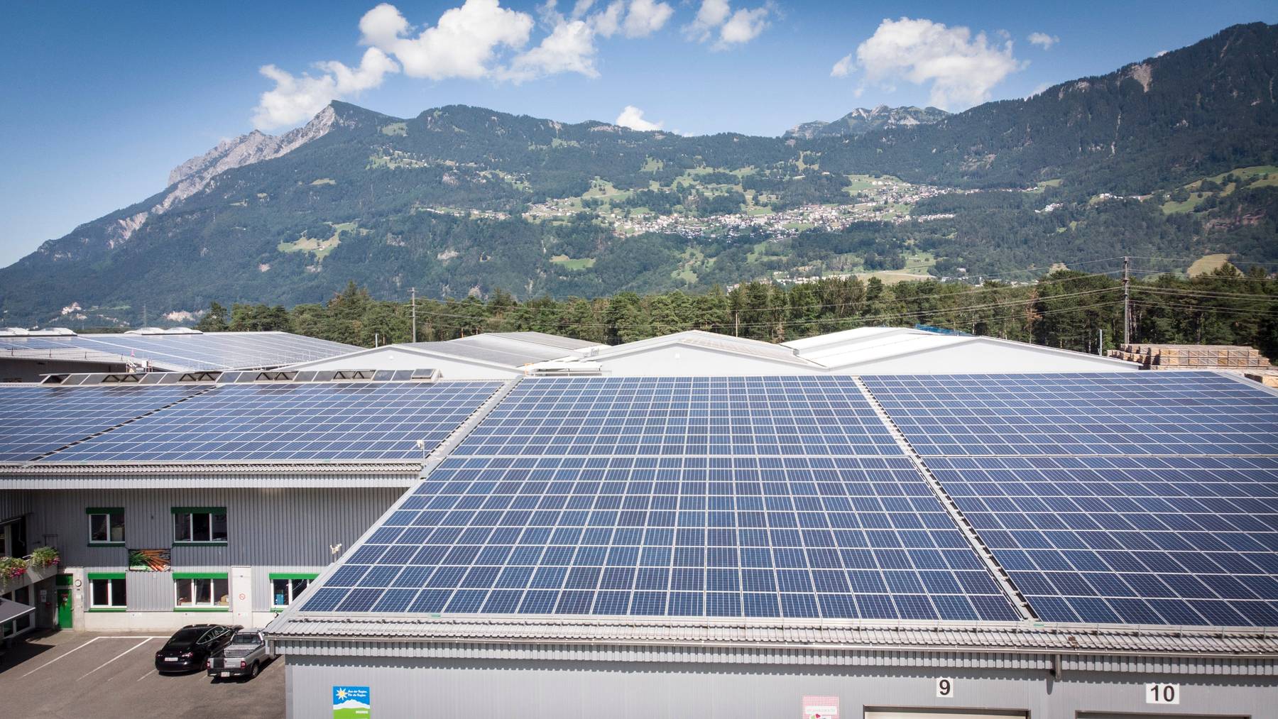 Die Stromproduktion von Sonne und Wind fristet in der Schweiz gemäss der Energie-Stiftung immer noch ein marginales Dasein.
