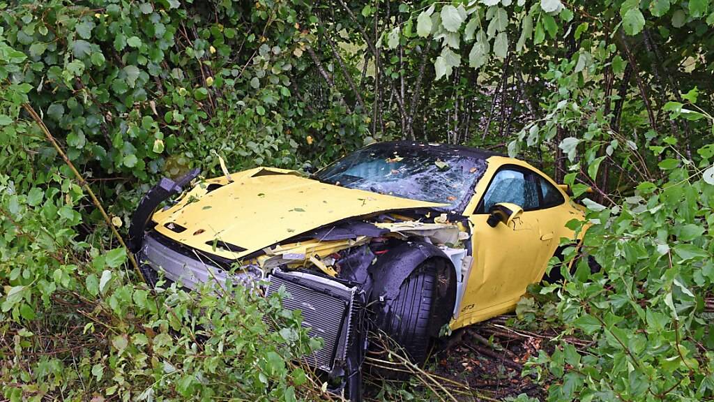 260'000 Franken Sachschaden nach Unfall mit Sportwagen in Sursee LU