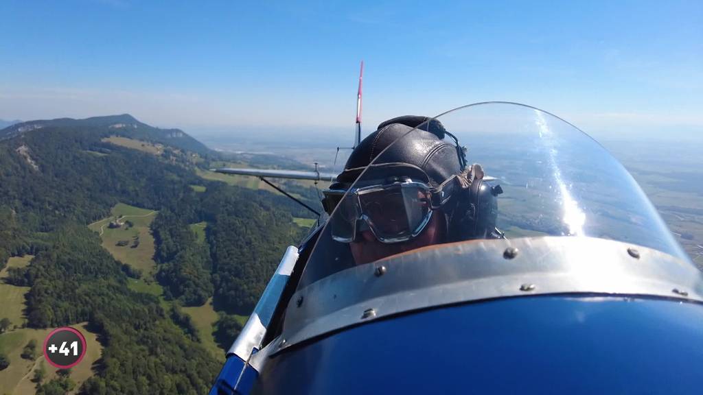 Der 82-jährige Willy Kämpfer fliegt die älteste Maschine der Schweiz