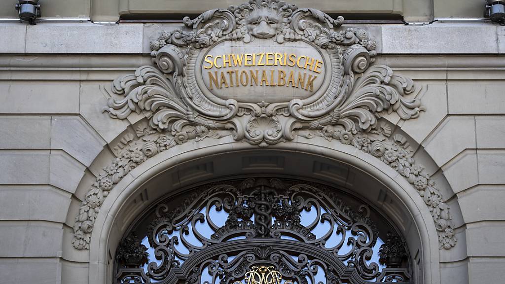 Bei der Schweizerischen Nationalbank (SNB) dürfte es auch über die Feiertage nicht ruhig werden: Die Währungshüter müssen den sich aufwertenden Franken im Auge behalten. (Themenbild)