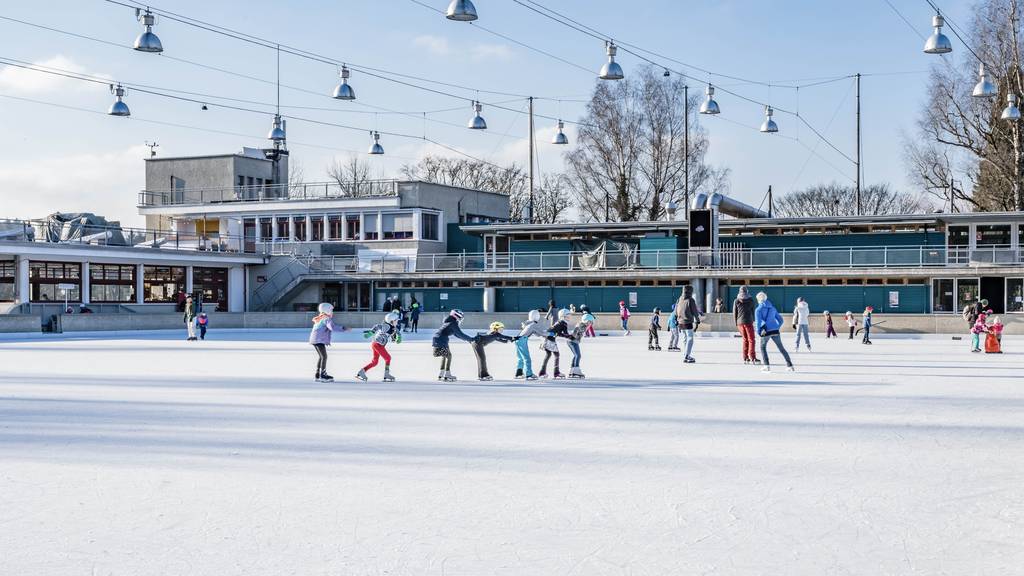 Auch in diesem Winter mehr Gäste auf Berner Eisbahnen
