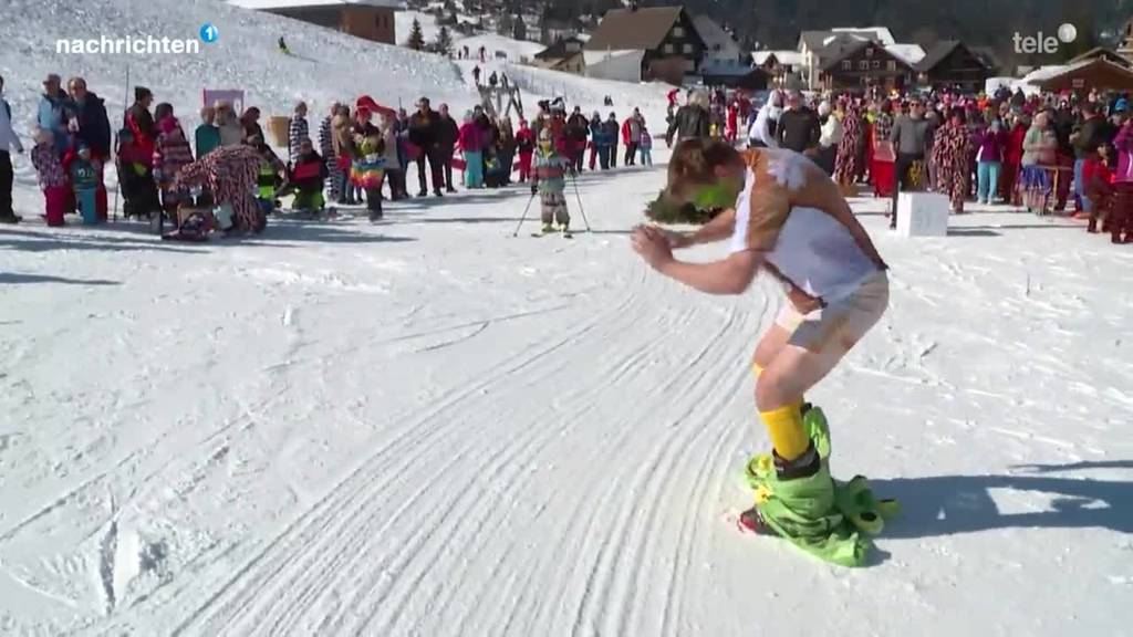 Maschgraden-Skirennen Oberiberg: Verkleidet auf der Piste