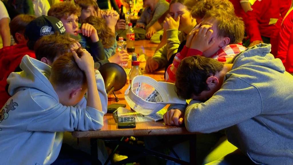 Hängende Köpfe im Urdorfer Public Viewing nach Silbermedaille