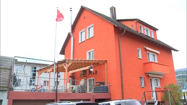 Zoff um oranges Haus in Biel - TeleBärn