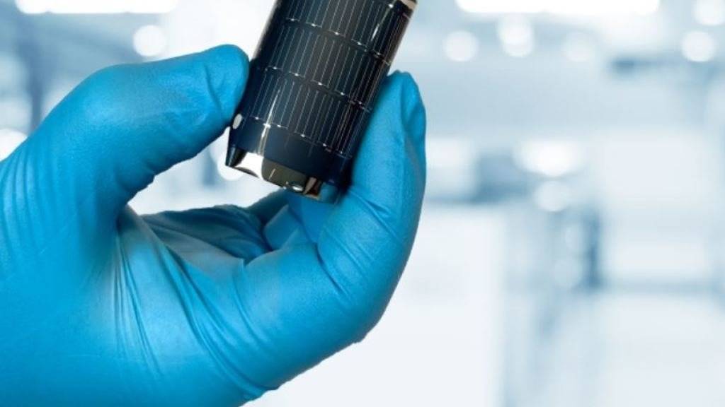Biegsam und ultraleicht: CIGS-Solarzellen auf einer flexiblen Kunststofffolie.