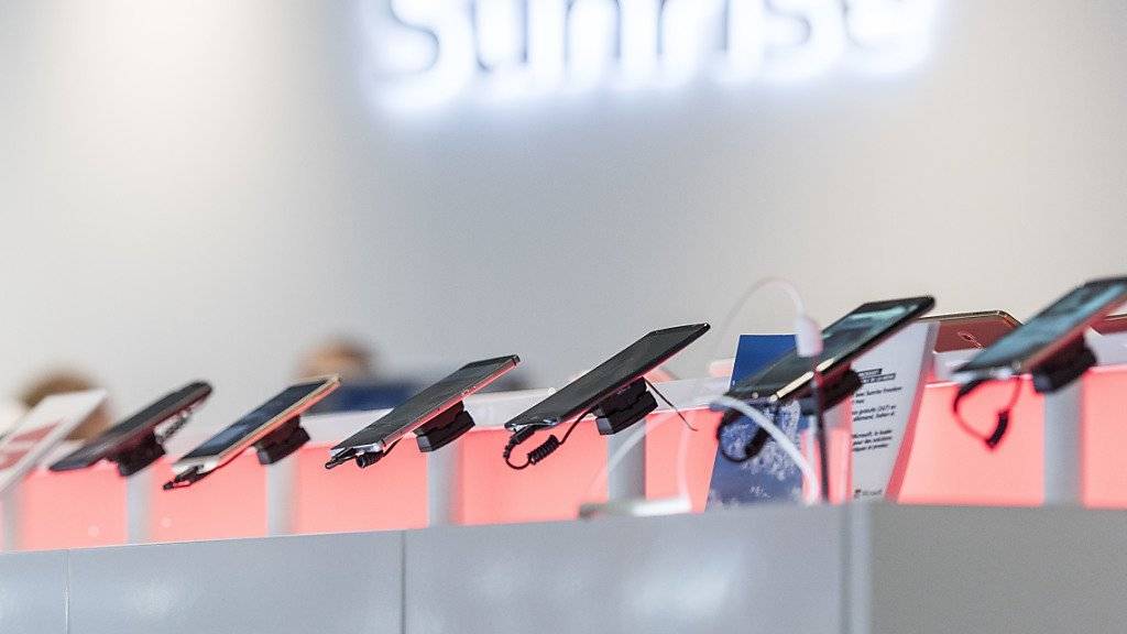 Sunrise hat mehr Mobilfunk-Abonennten angezogen, aber weiter Prepaid-Kunden verloren.