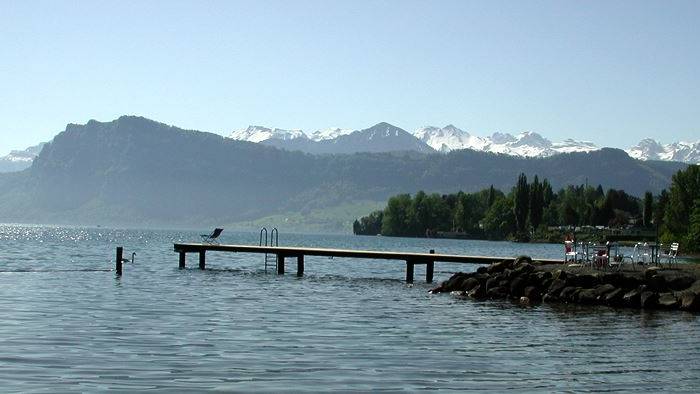 Schlafen unter freiem Himmel am schönen Vierwaldstättersee