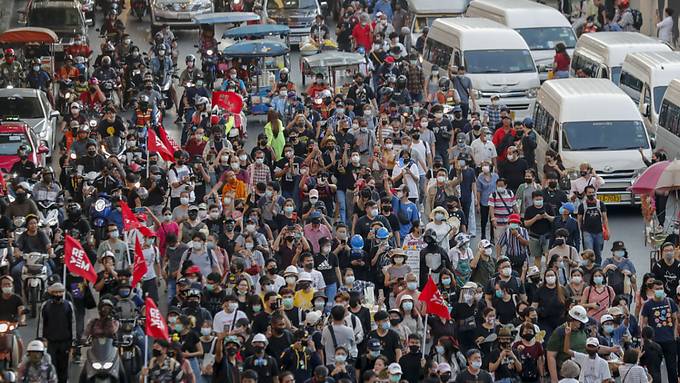 Protestbewegung in Thailand: Anklagen gegen 18 weitere Aktivisten