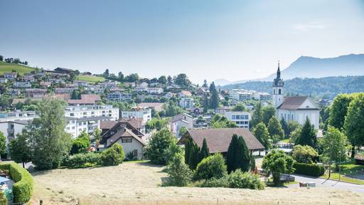 Kirchgemeinde Adligenswil setzt dem Bistum das Messer an den Hals