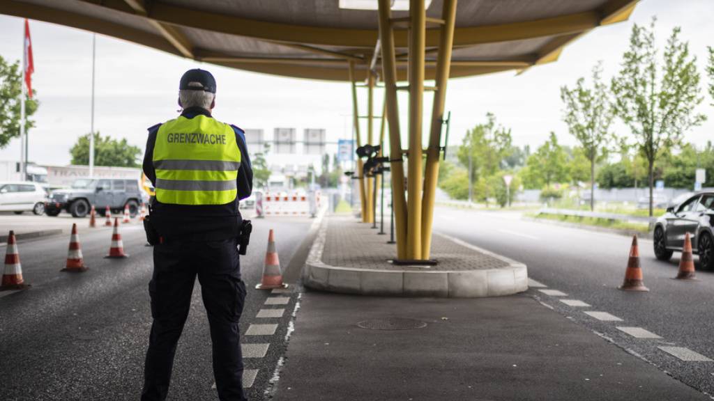 Zahl Unerlaubter Einreisen über Die Schweiz Hat Sich Verfünffacht | 32Today