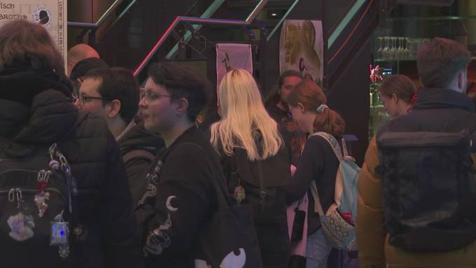 Neuer Tolkien-Film - Fans im Verkehrshaus Luzern
