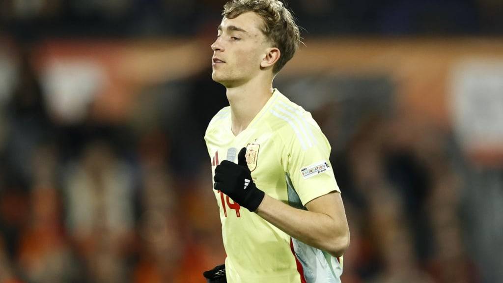 Dean Huijsen spielte im Viertelfinal der Nations League für Spanien gegen die Niederlande, das Heimatland seiner Eltern