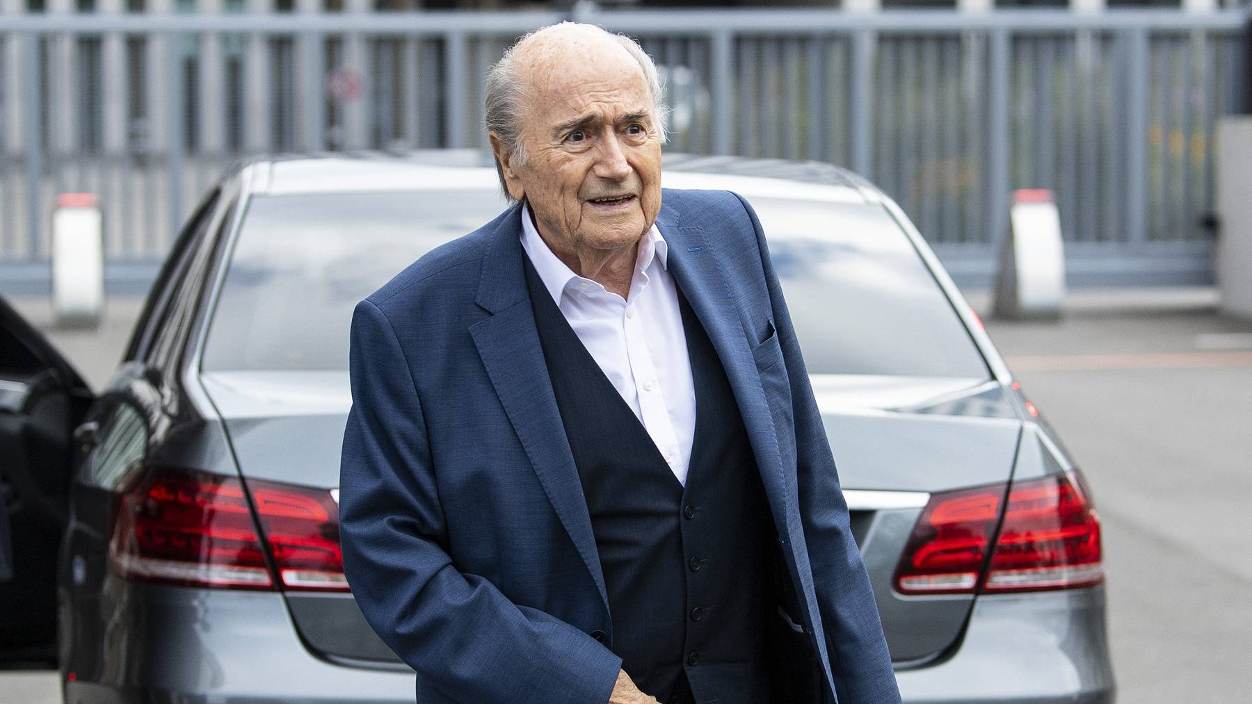 Die Fifa wirft ihrem früheren Präsidenten Sepp Blatter Missmanagement vor. (Archivbild)