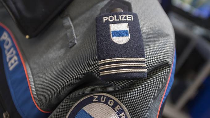 Alkohol und Medikamente: Zuger Polizei stoppt zwei Autofahrer