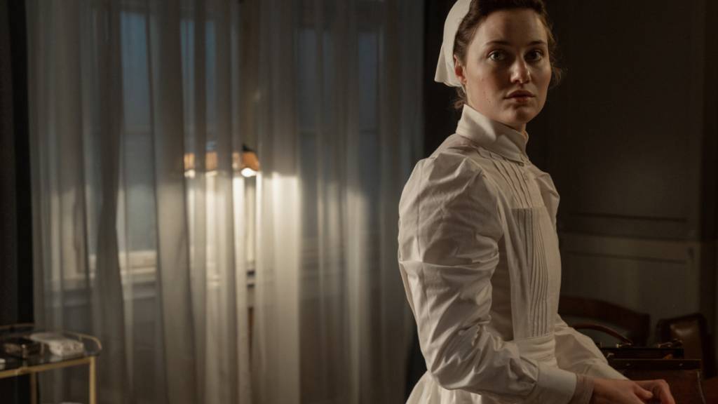 Dominique Devenport spielt in «Davos 1917» die Krankenschwester Johanna Gabathuler. Für diese Rolle wird die schweizerisch-amerikanische Schauspielerin an den 59. Solothurner Filmtagen mit dem Schauspielpreise Prix Swissperform 2024 geehrt.