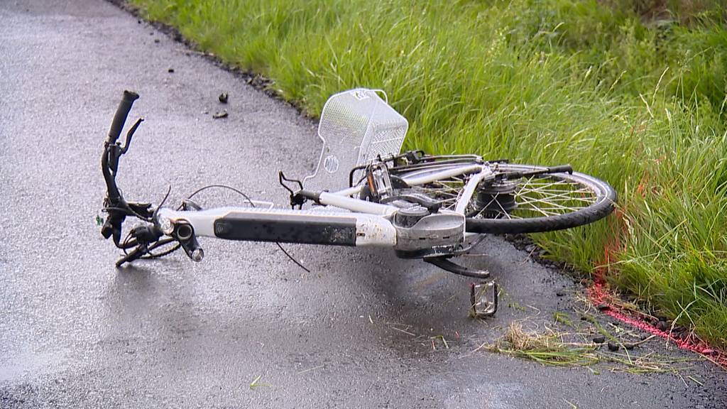 Salmsach (TG): 88-jähriger E-Bike-Fahrer stirbt nach Kollision mit Auto