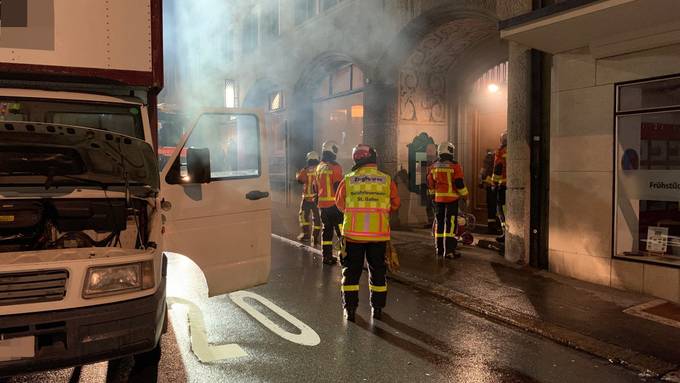 Rauchender Lieferwagen in St.Gallen