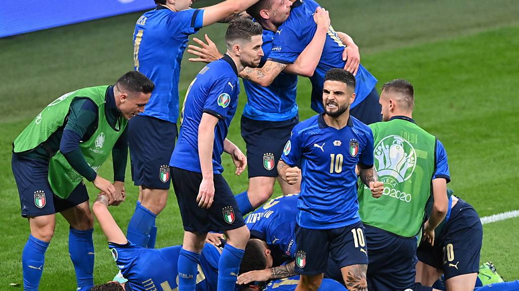 Lorenzo Insigne und Co. fällt nach dem erlösenden Tor gegen Österreich ein Stein vom Herzen: Italien schafft es in die Viertelfinals