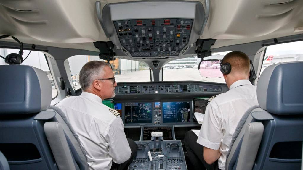 Die Swiss kämpft mit einem Mangel an Pilotinnen und Piloten. (Archivbild)