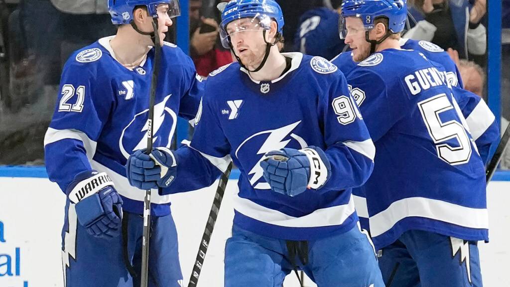 Die Tampa Bay Lightning mit Janis Moser (Mitte) setzen ihre Erfolgsserie auch gegen die Colorado Avalanche fort