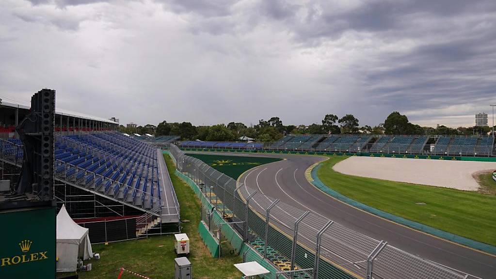 Tief und grau hängen die Wolken über dem Albert Park in Melbourne, wo am 15. März die Formel-1-Saison hätte eröffnet werden sollen