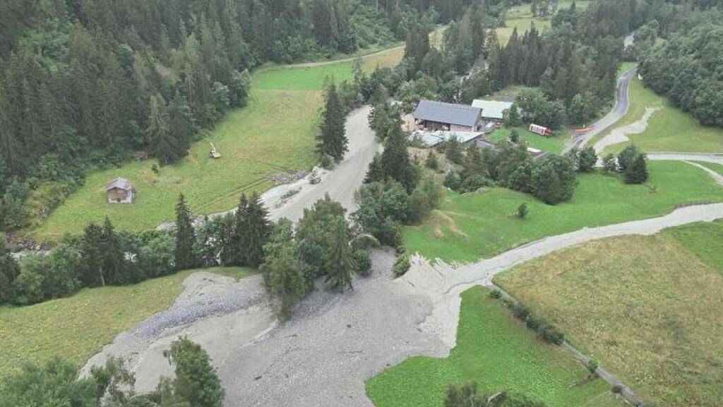 Nach starken Niederschlägen kam es im Val de Bagnes im Wallis zu einem Murgang.