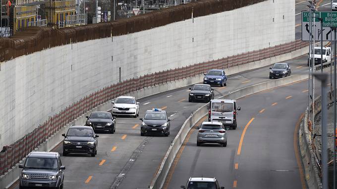 Parlament will mehr sechsspurige Autobahnstrecken