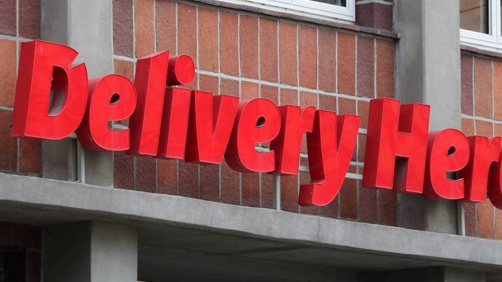 Der US-Fahrdienstleister Uber ist an einer vollständigen Übernahme des Essenslieferdienstes Delivery Hero interessiert. (Archivbild)