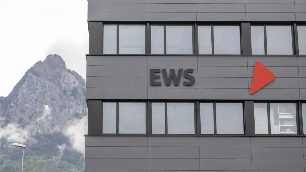 Die Kundschaft des Energieversorgers EWS zahlt nächstes Jahr im Durchschnitt drei Prozent weniger für den Strom. (Symbolbild)