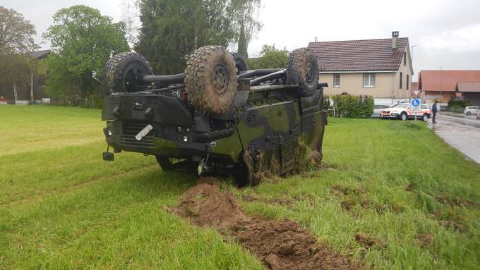 Mit Fahrzeug überschlagen