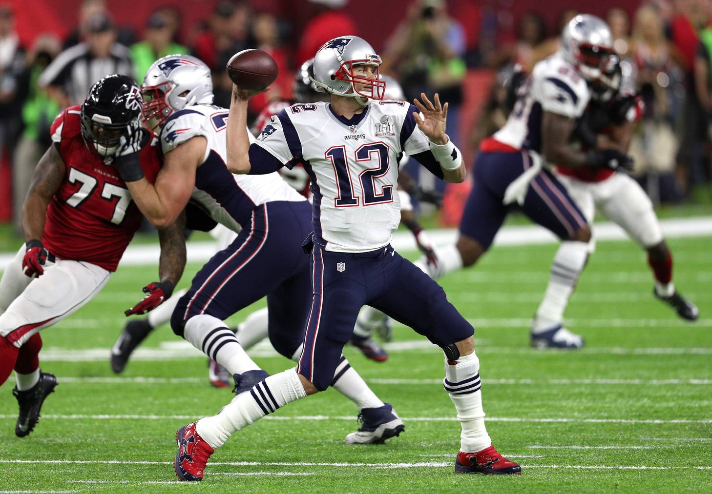 Gelingt es Tom Bradys Team, den Sieg zu holen? (Bild: Getty Images/Patrick Smith)