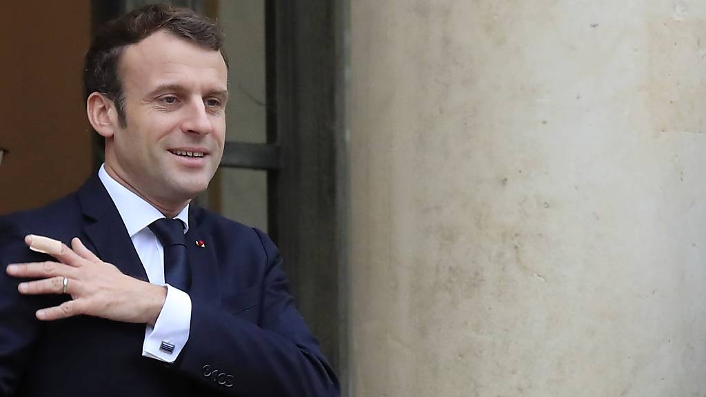 Will dereinst auf die Rente für Ex-Staatschefs in der Höhe von monatlich 6220 Euro verzichten: Frankreichs Präsident Emmanuel Macron. (Archivbild)