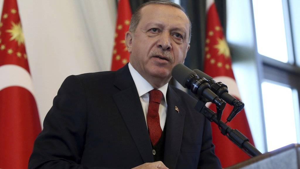Wirft den USA vor, in ihrer Vertretung in Istanbul einen Verdächtigen zu verstecken: Der türkische Präsident Erdogan.