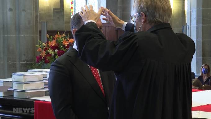 Im Münster gekürt: Der Kanton Bern hat 13 neue Pfarrerinnen und Pfarrer