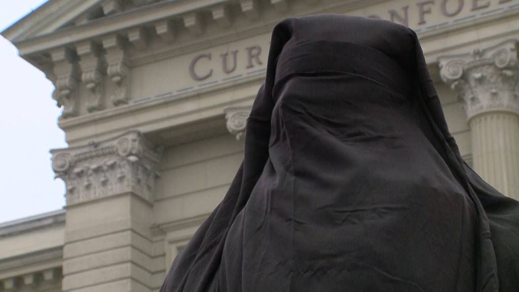 IZRS kämpft gegen Burka-Initiative - TeleZüri