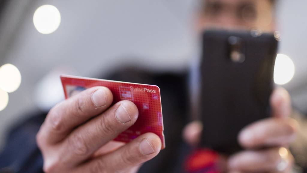 Der Bundesrat will die Sicherheit der Zugbegleiterinnen und -begleiter verbessern. (Archivbild)