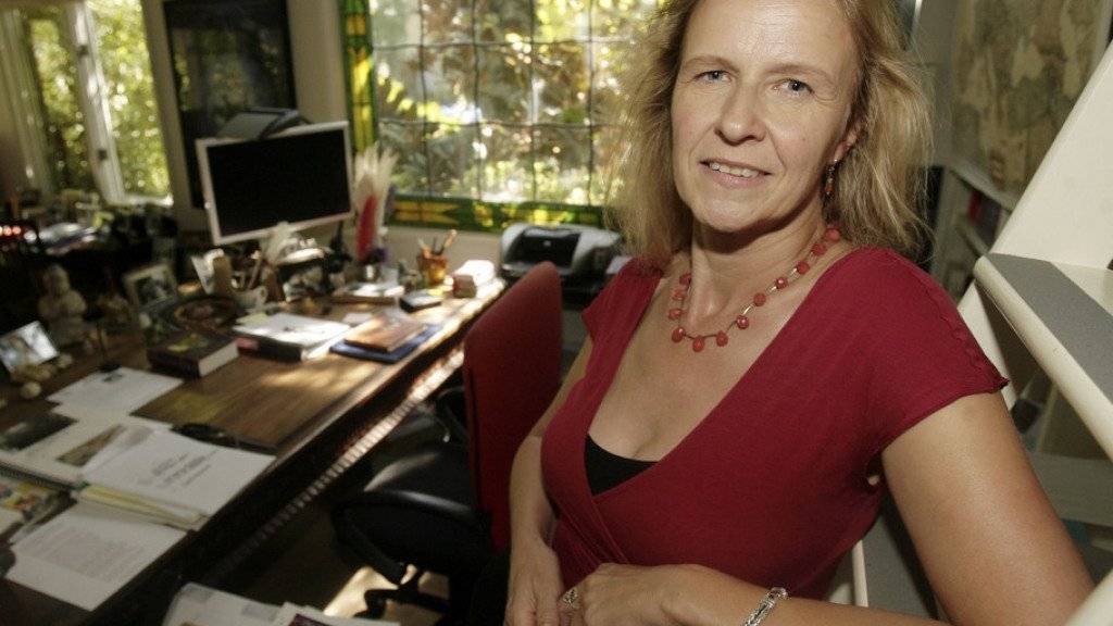 Cornelia Funke hat ihren Führerschein erst mit 50 gemacht: Seither ist die in Los Angeles wohnhafte Autorin vernarrt in ihr rotes Cabriolet. (Archivbild)