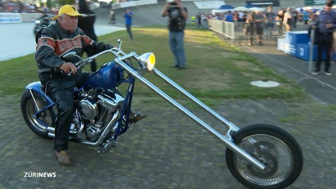 Motorrad-Fans treffen sich auf der Rennbahn Oerlikon