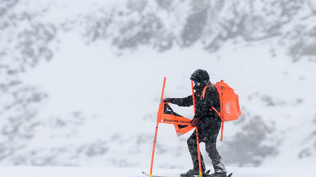 Das für Donnerstag geplante zweite Abfahrtstraining fiel dem heftigen Schneefall zum Opfer
